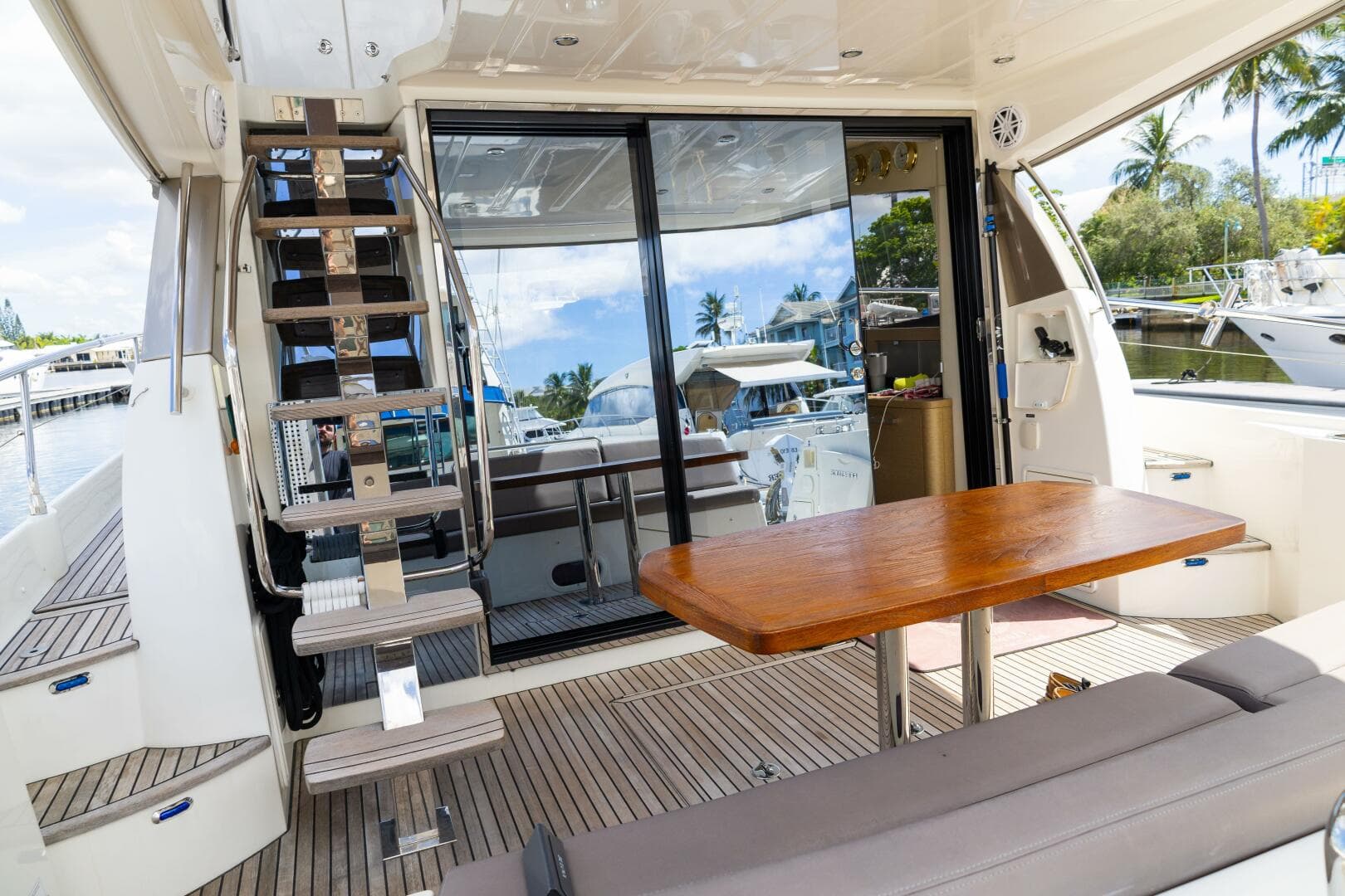 2018 Prestige 500 Flybridge — photo 11