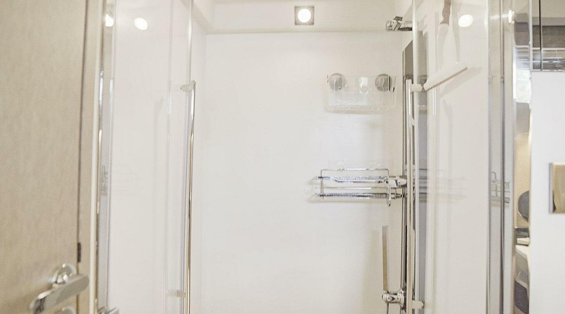 2018 Prestige 500 Flybridge — photo 22