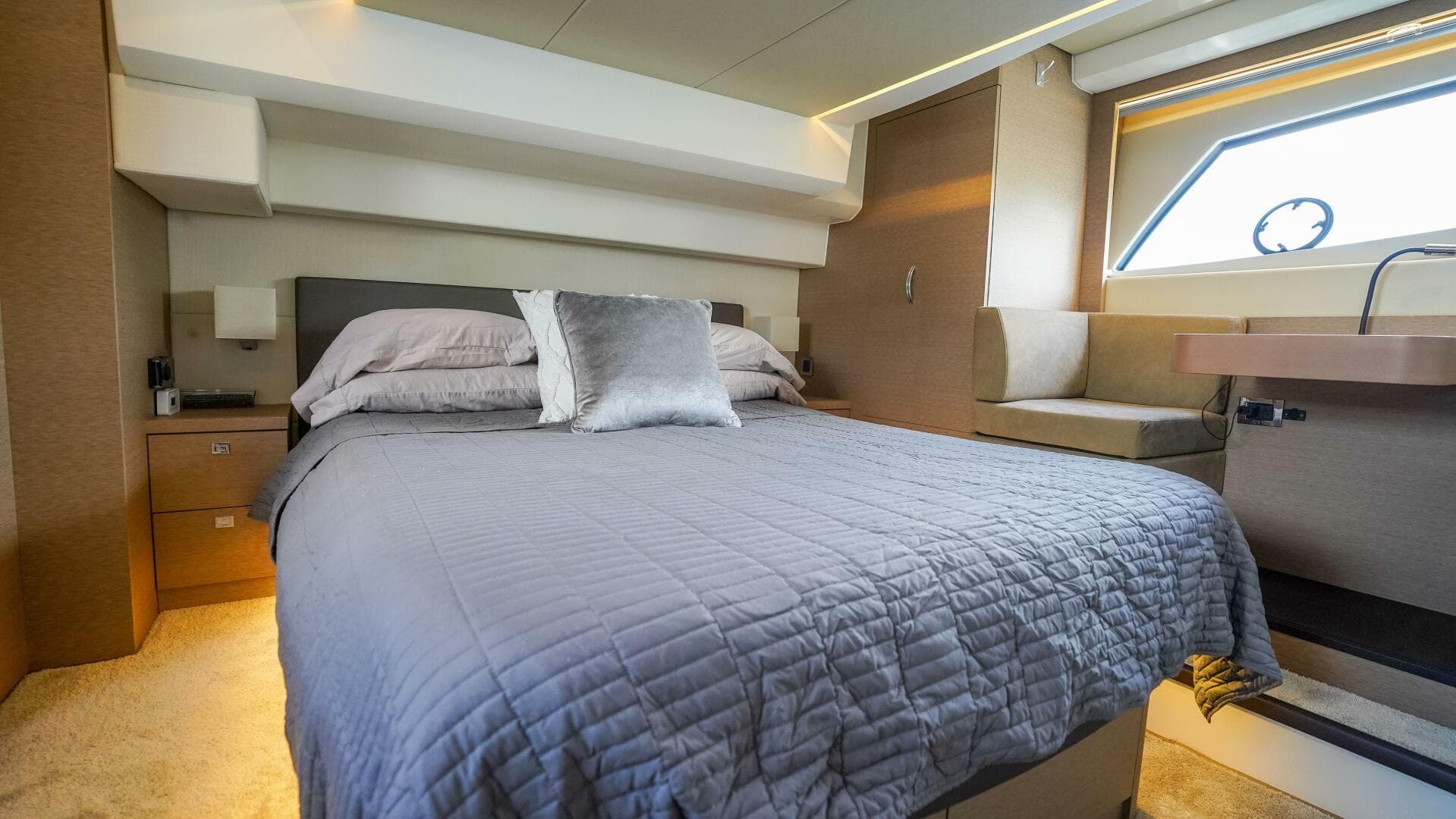 2018 Prestige 500 Flybridge — photo 19