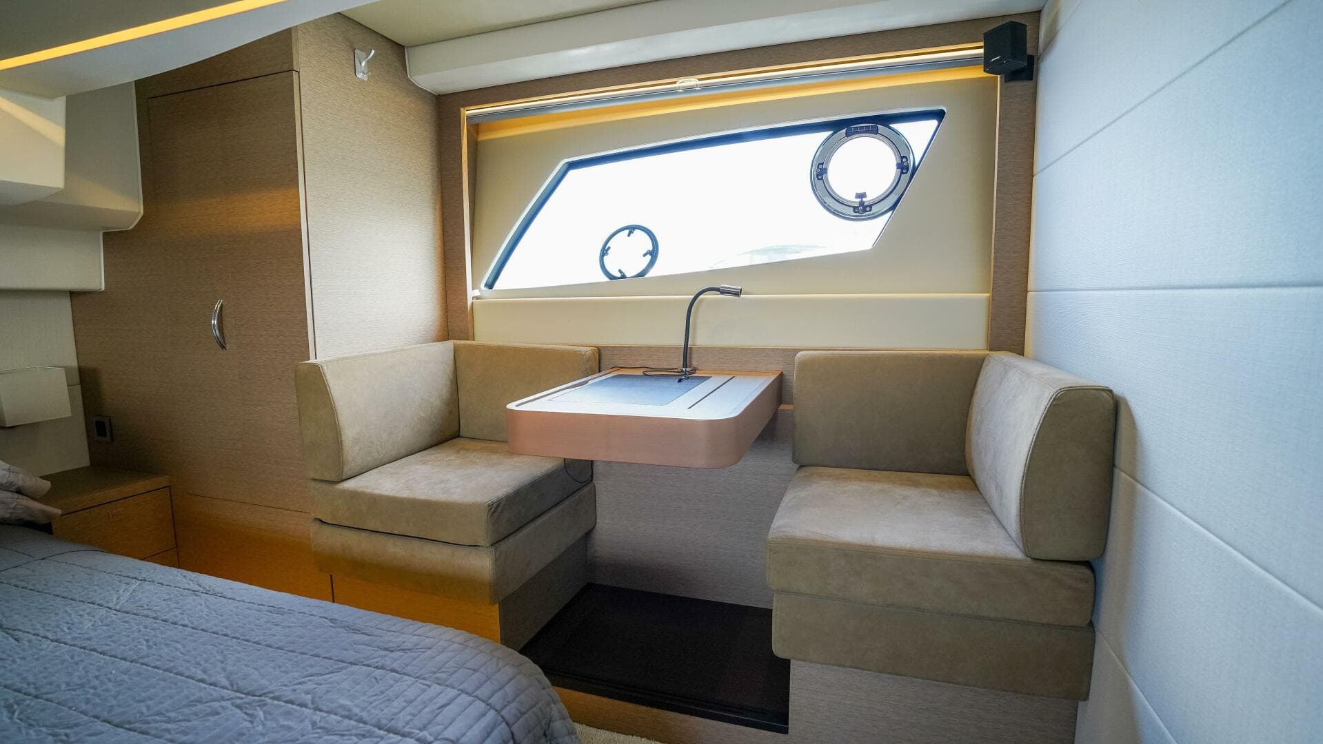 2018 Prestige 500 Flybridge — photo 20