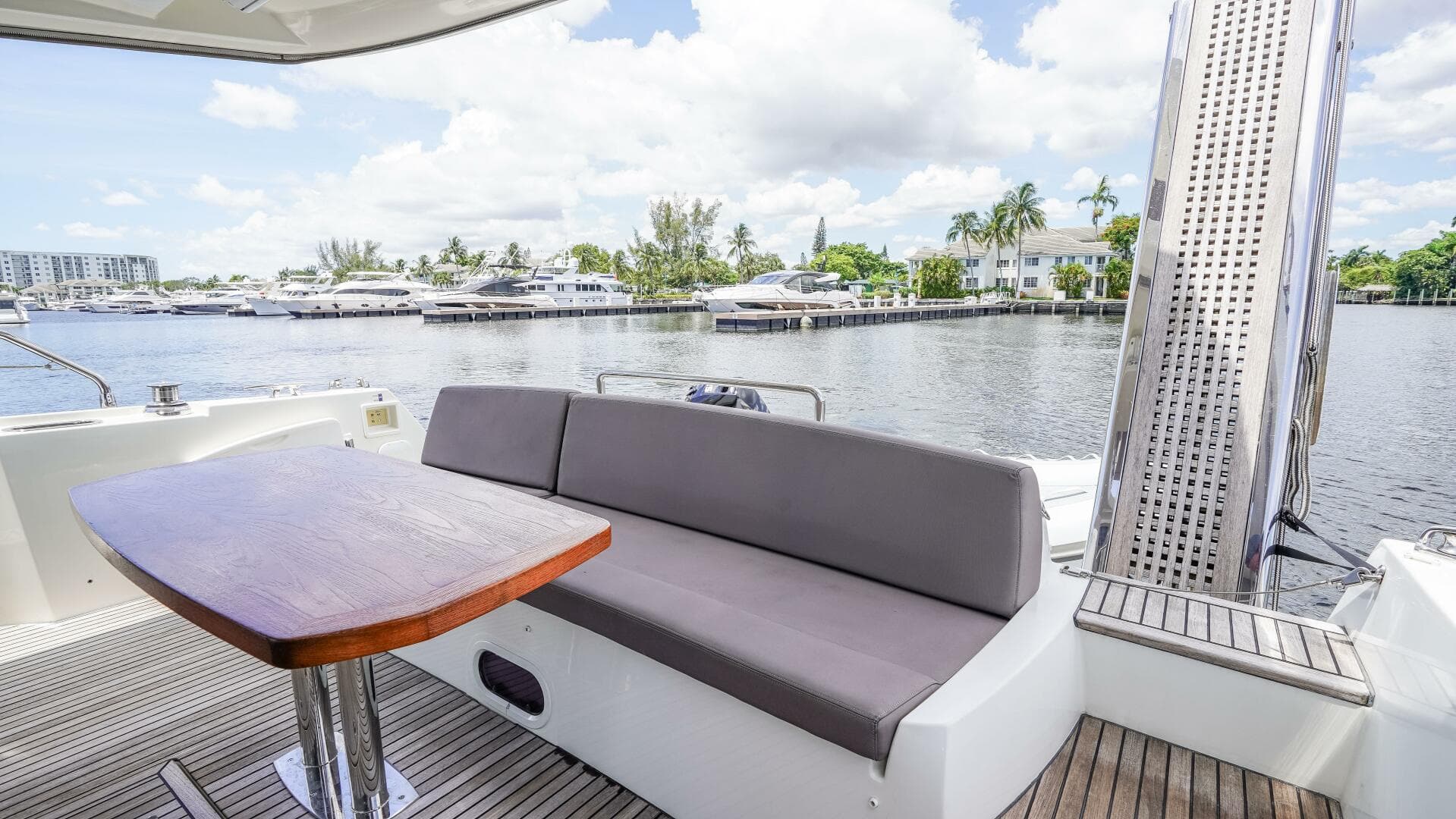 2018 Prestige 500 Flybridge — photo 10