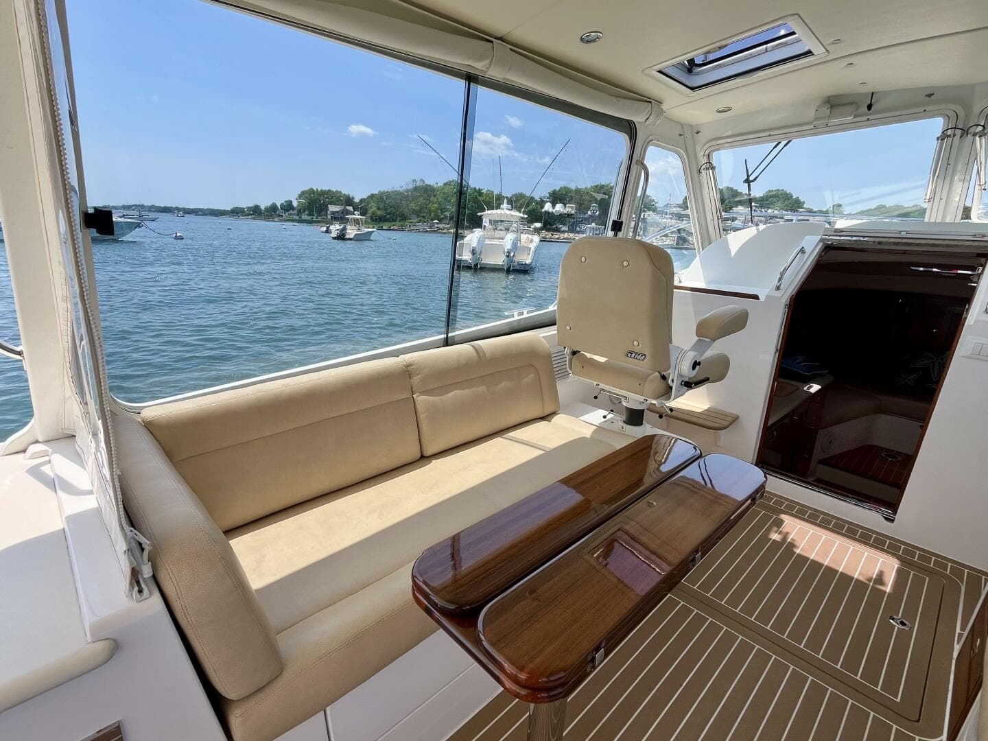 2019 Mjm 35Z — photo 17