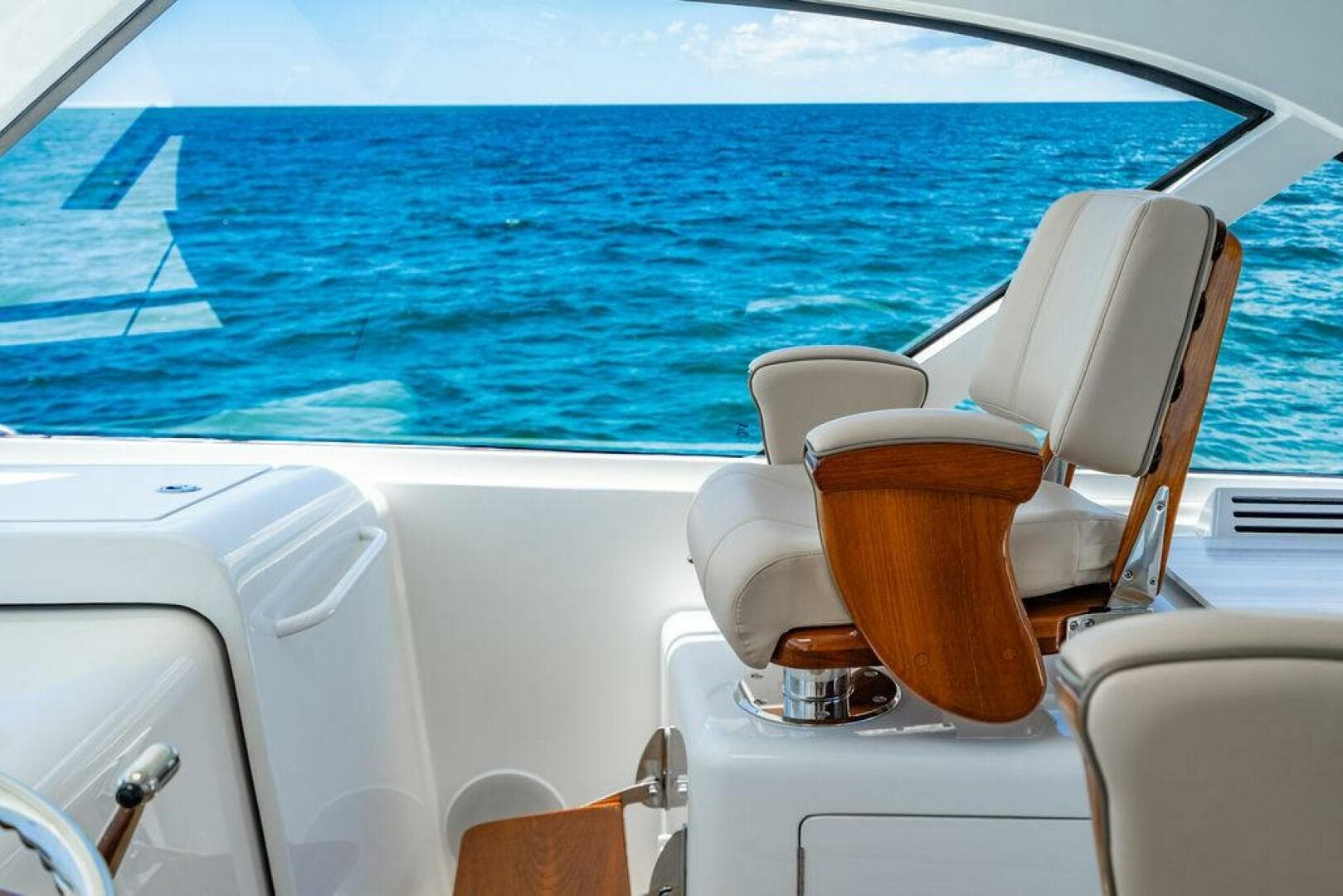 2023 Hatteras GT 45X — photo 29