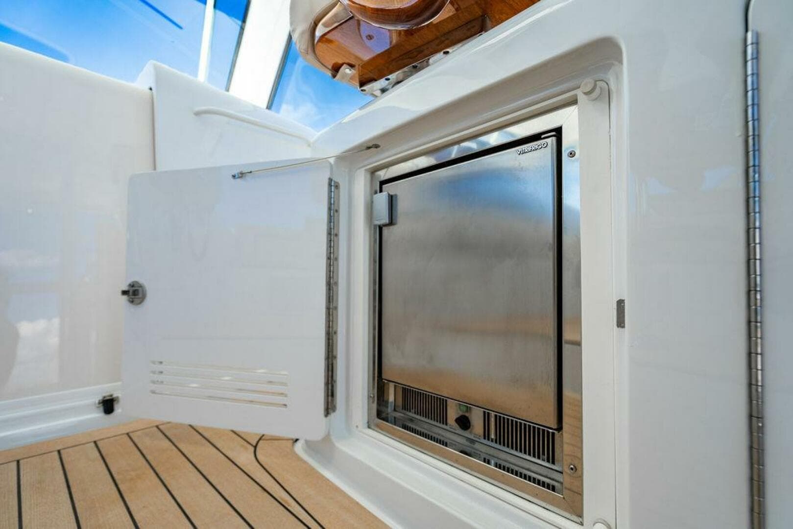 2023 Hatteras GT 45X — photo 25