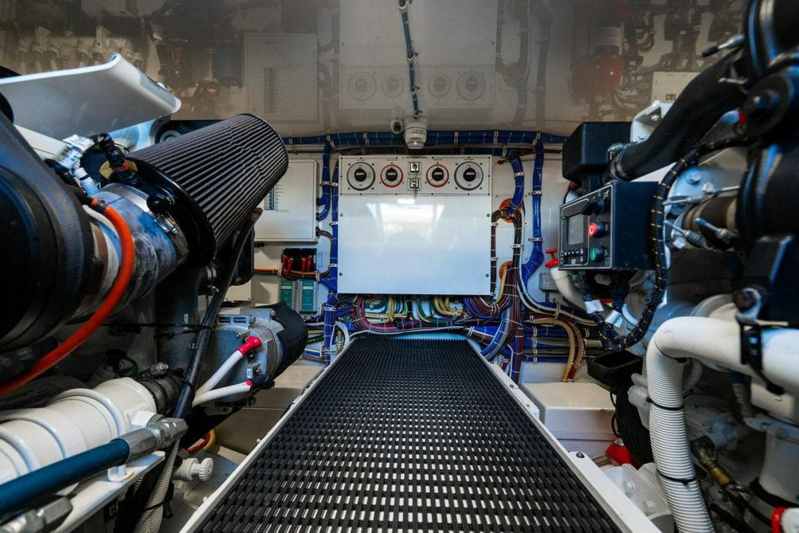 2023 Hatteras GT 45X — photo 46