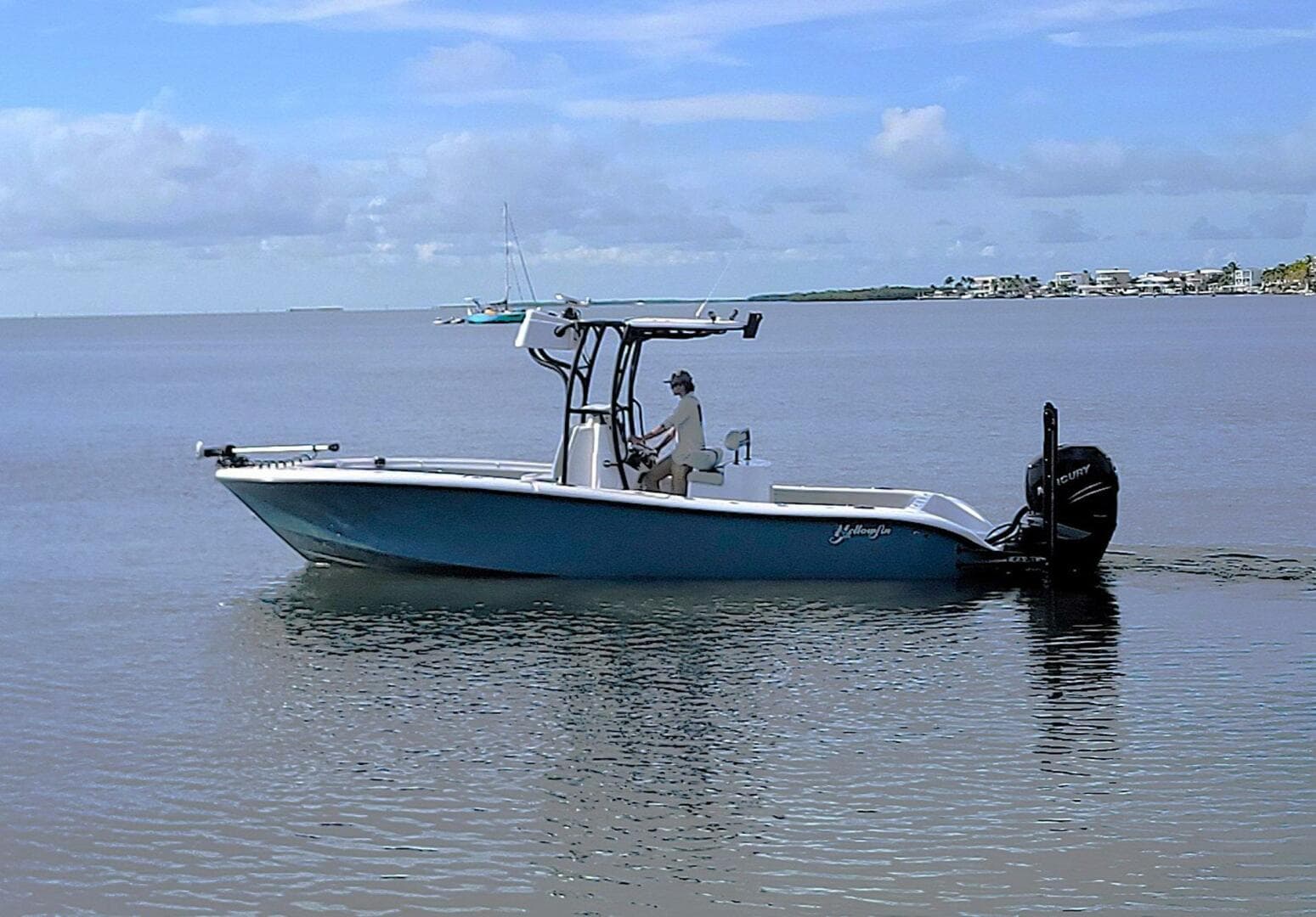 2021 Yellowfin 26 Hybrid — photo 12