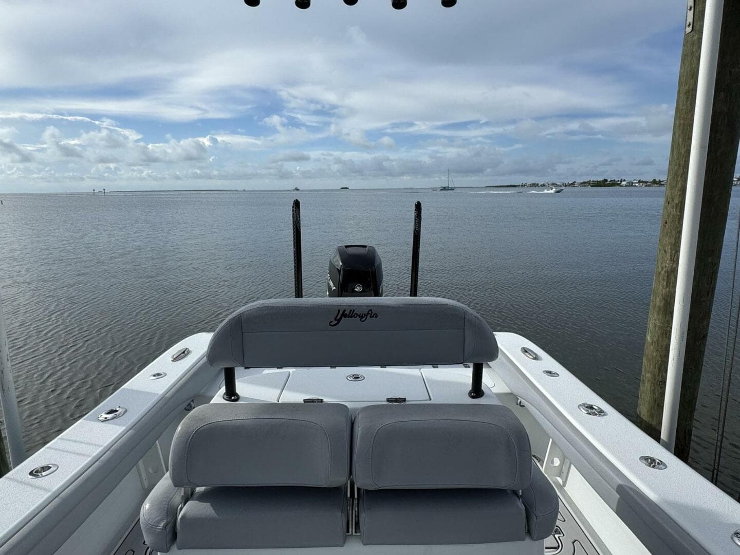 2021 Yellowfin 26 Hybrid — photo 25