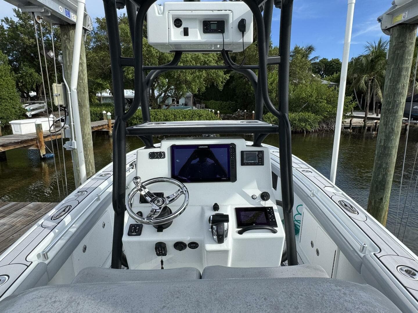 2021 Yellowfin 26 Hybrid — photo 26