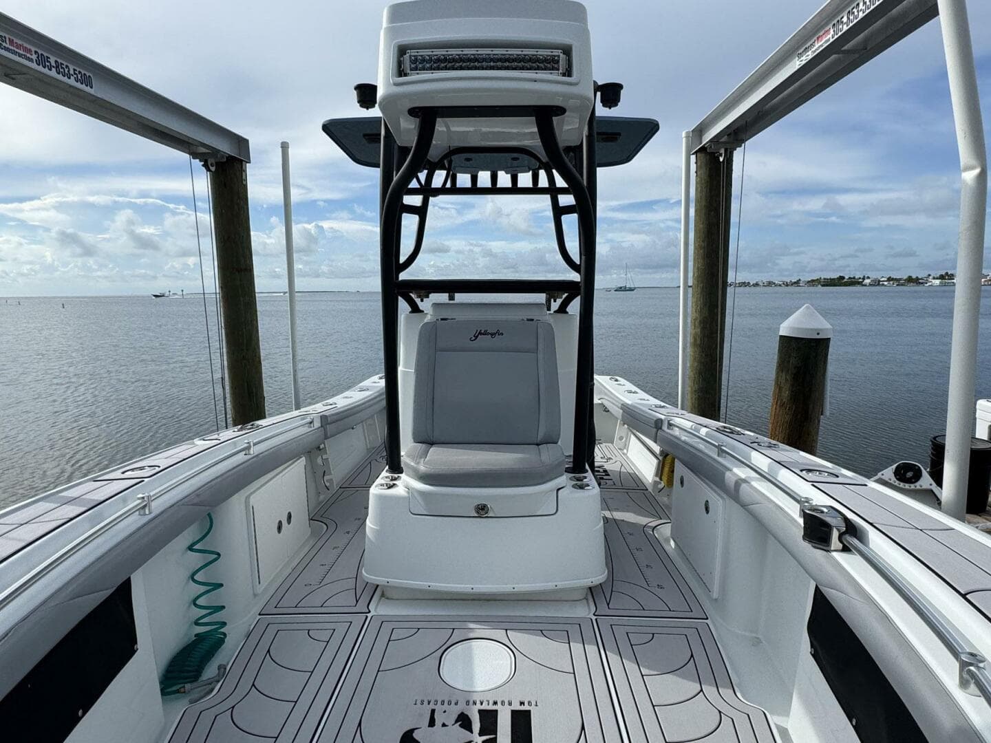 2021 Yellowfin 26 Hybrid — photo 23