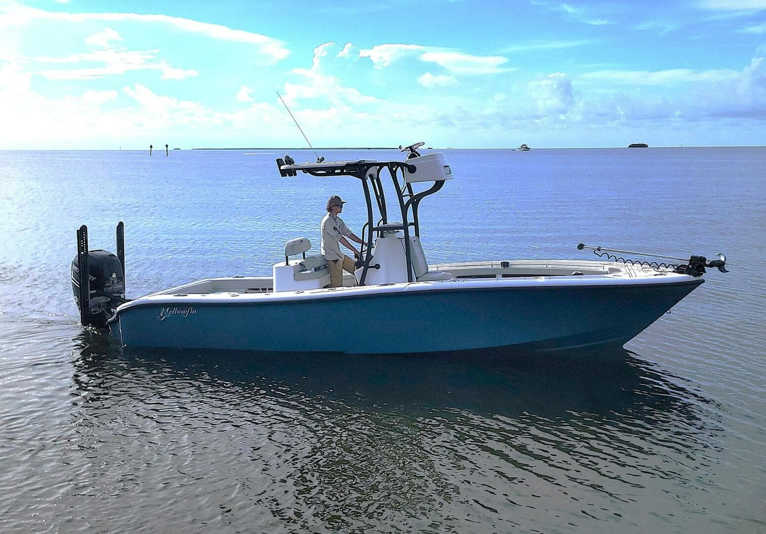 2021 Yellowfin 26 Hybrid