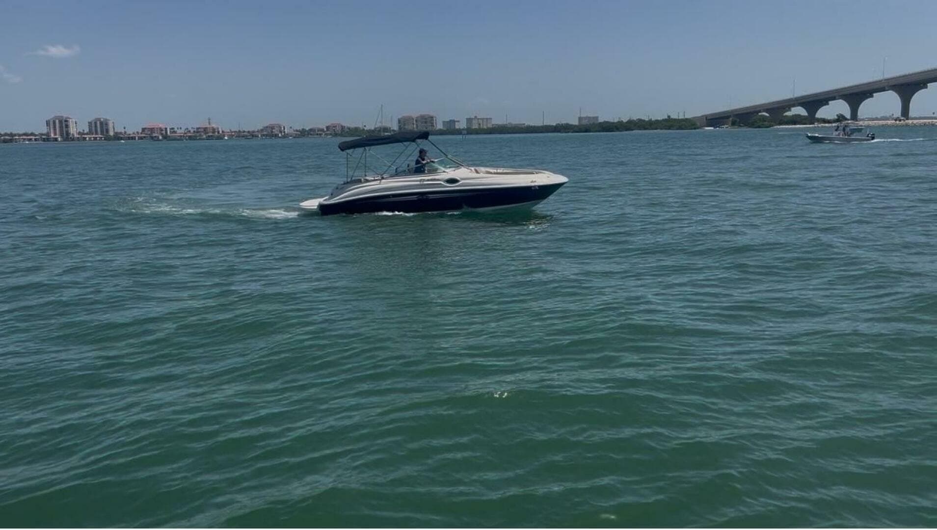 2007 Sea Ray 240 Sundeck — photo 4