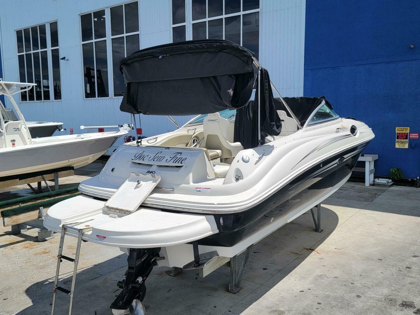 2007 Sea Ray 240 Sundeck — photo 6