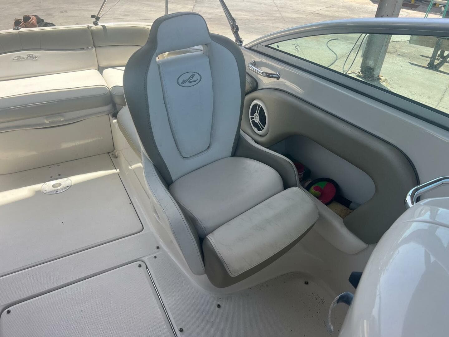 2007 Sea Ray 240 Sundeck — photo 21