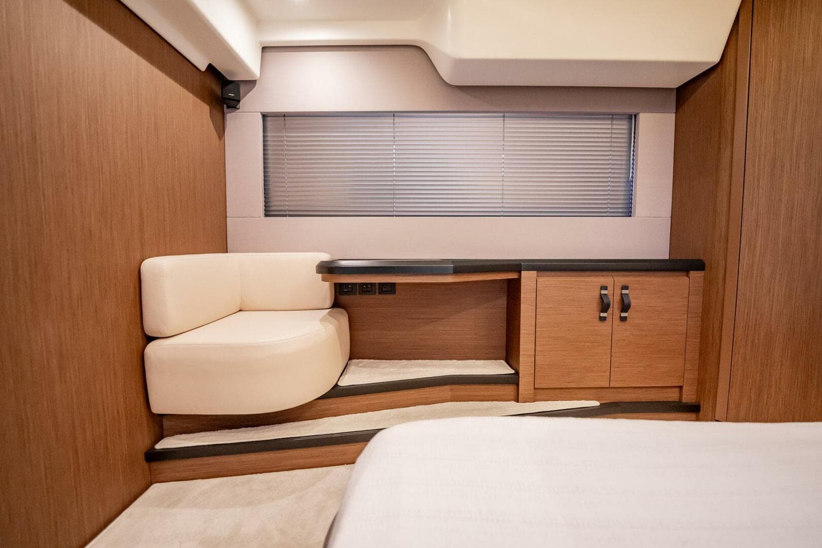 2021 Beneteau Monte Carlo 52 — photo 33