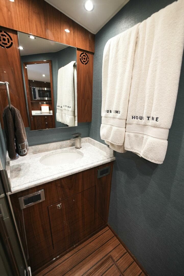 2025 Viking 46 Billfish — photo 63