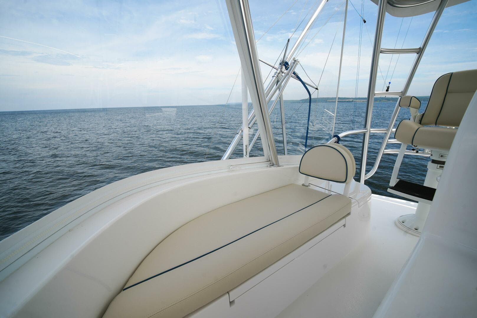 2025 Viking 46 Billfish — photo 37