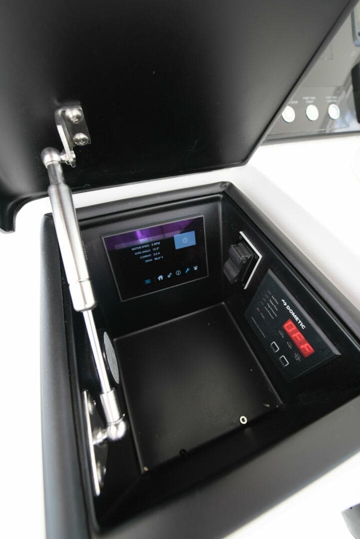 2025 Viking 46 Billfish — photo 30