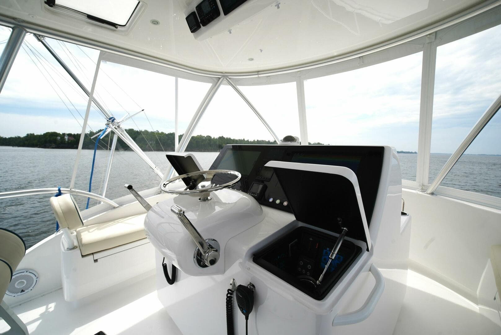 2025 Viking 46 Billfish — photo 26