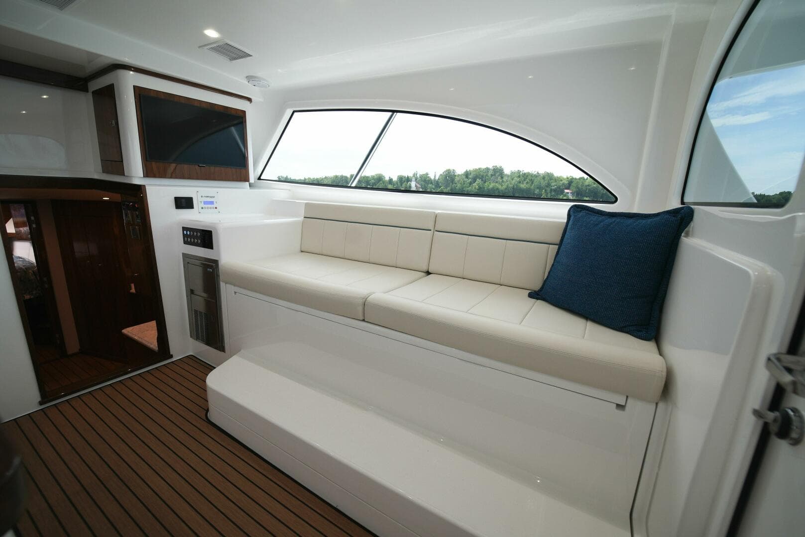 2025 Viking 46 Billfish — photo 44