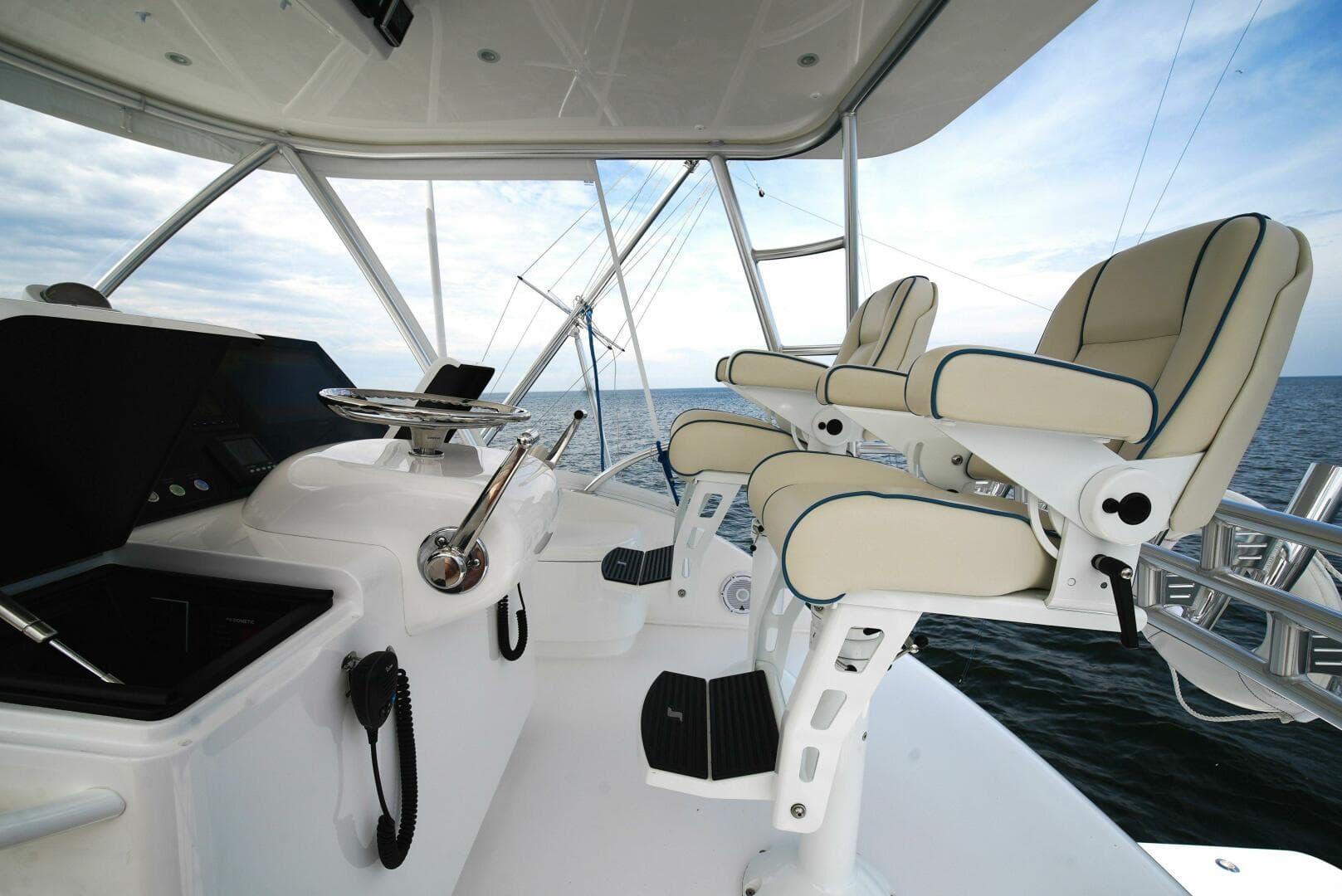 2025 Viking 46 Billfish — photo 32