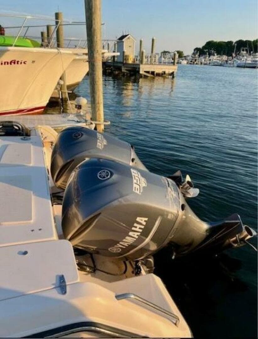 2008 Grady-White 330 Express — photo 4