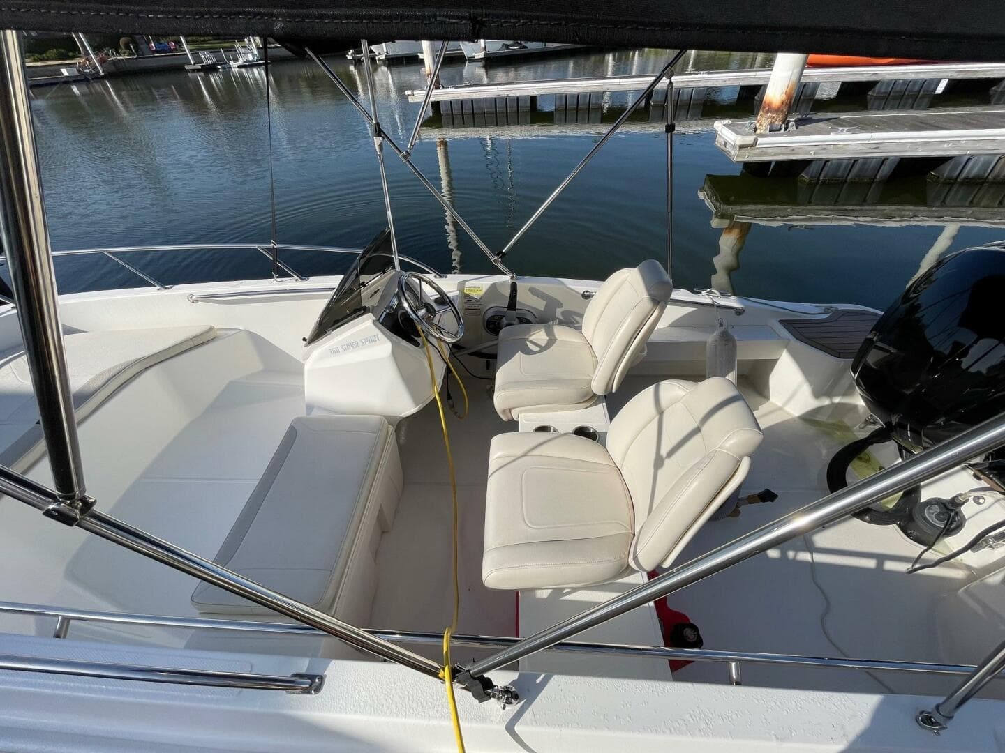 2021 Boston Whaler — photo 4