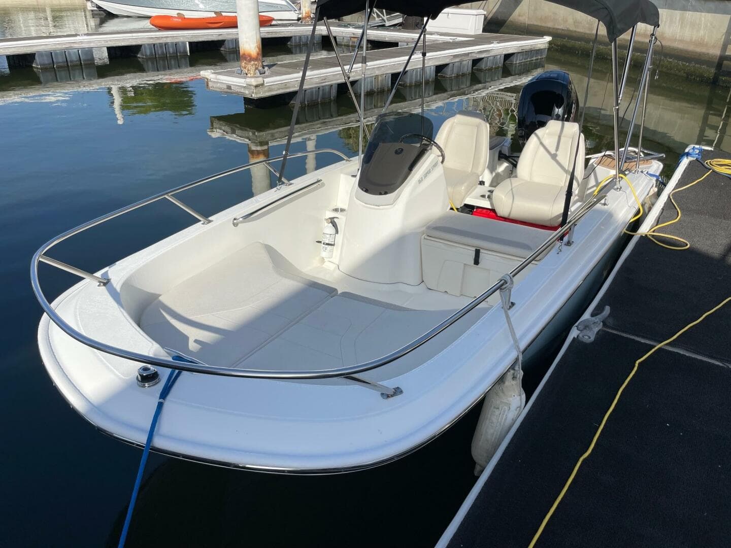 2021 Boston Whaler — photo 8