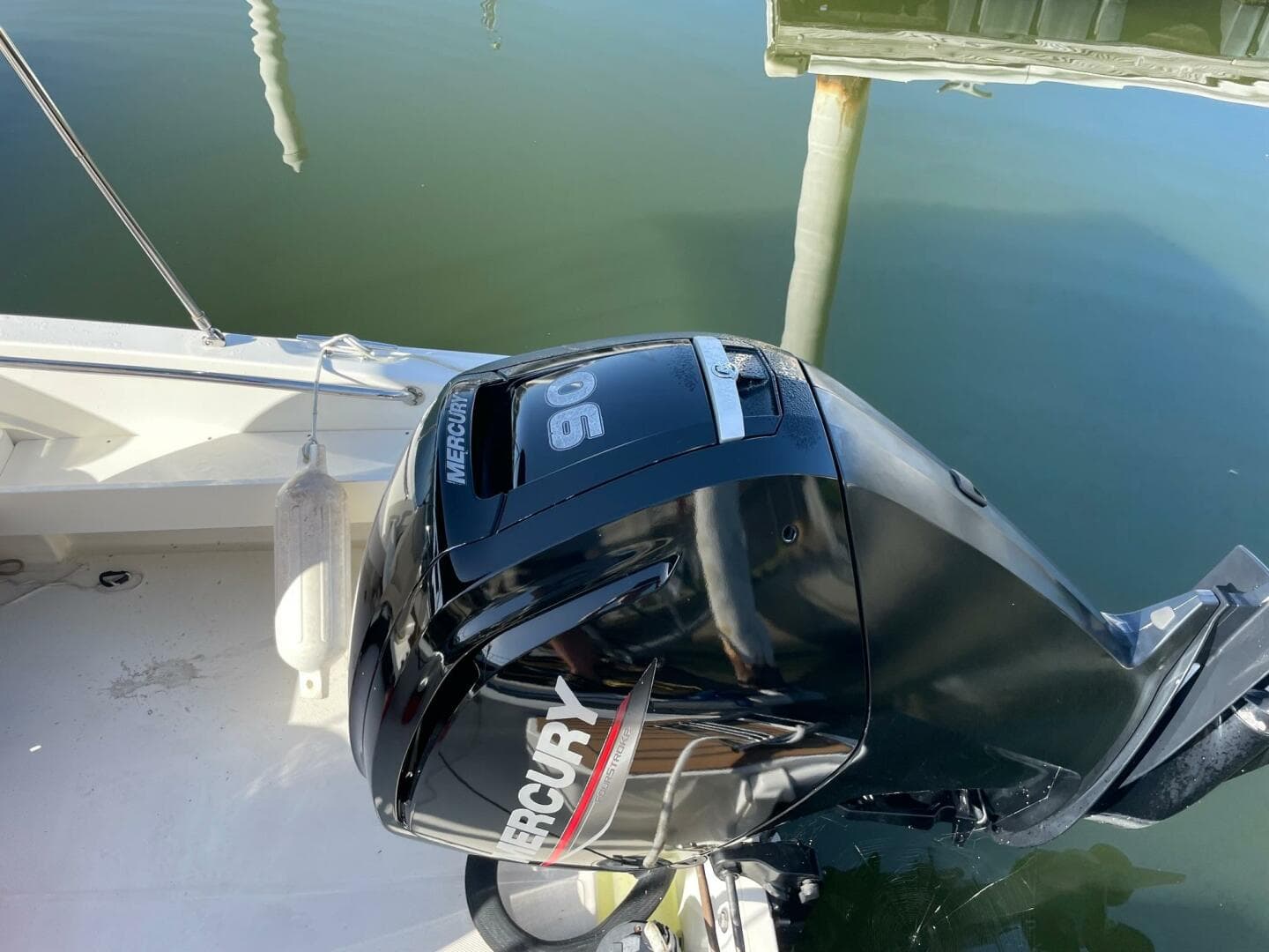 2021 Boston Whaler — photo 13