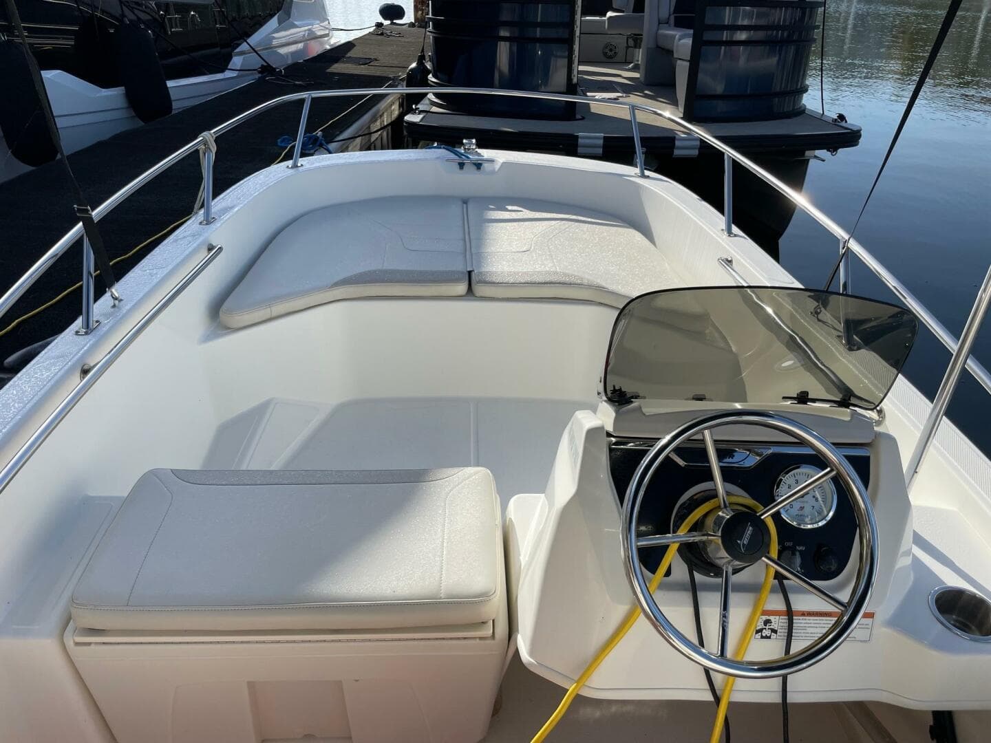 2021 Boston Whaler — photo 3