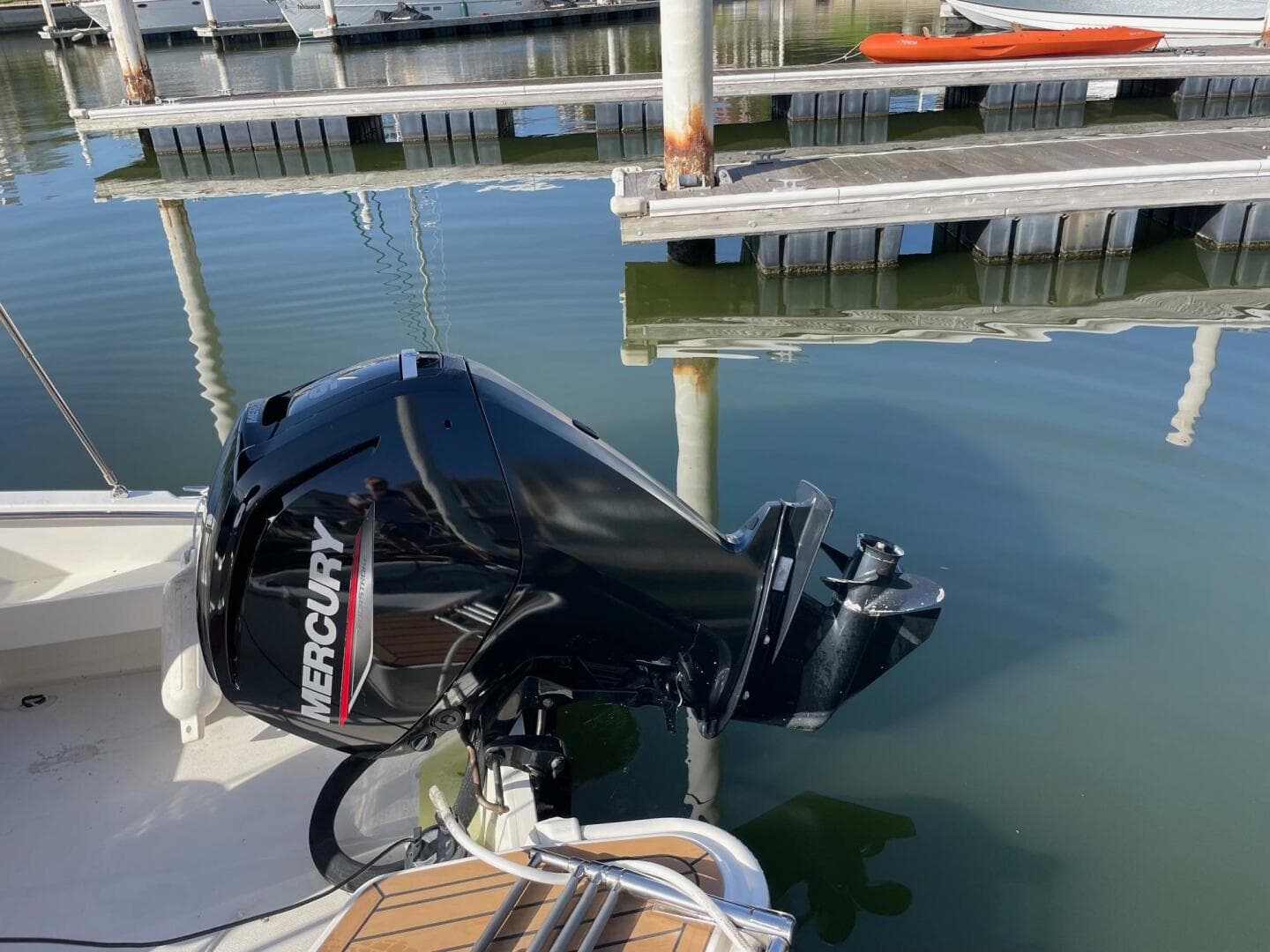 2021 Boston Whaler — photo 12