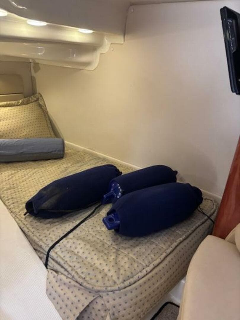 2007 Monterey 350 Sport Yacht — photo 29