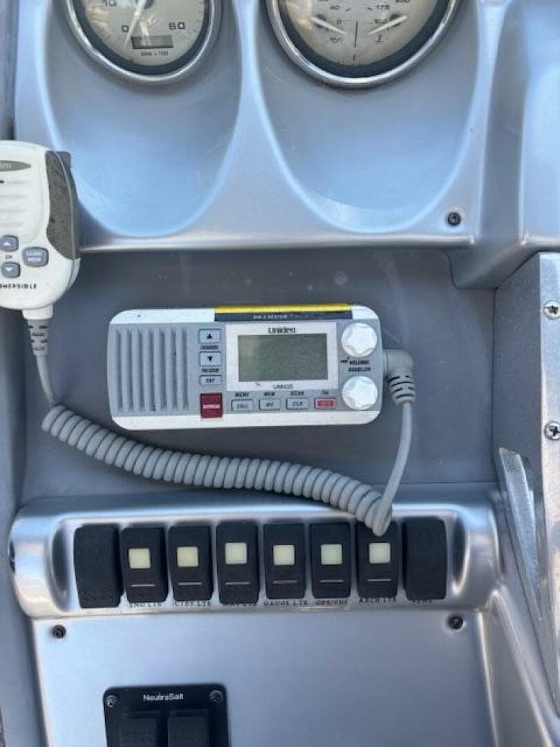 2007 Monterey 350 Sport Yacht — photo 19