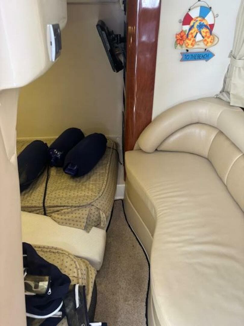 2007 Monterey 350 Sport Yacht — photo 31