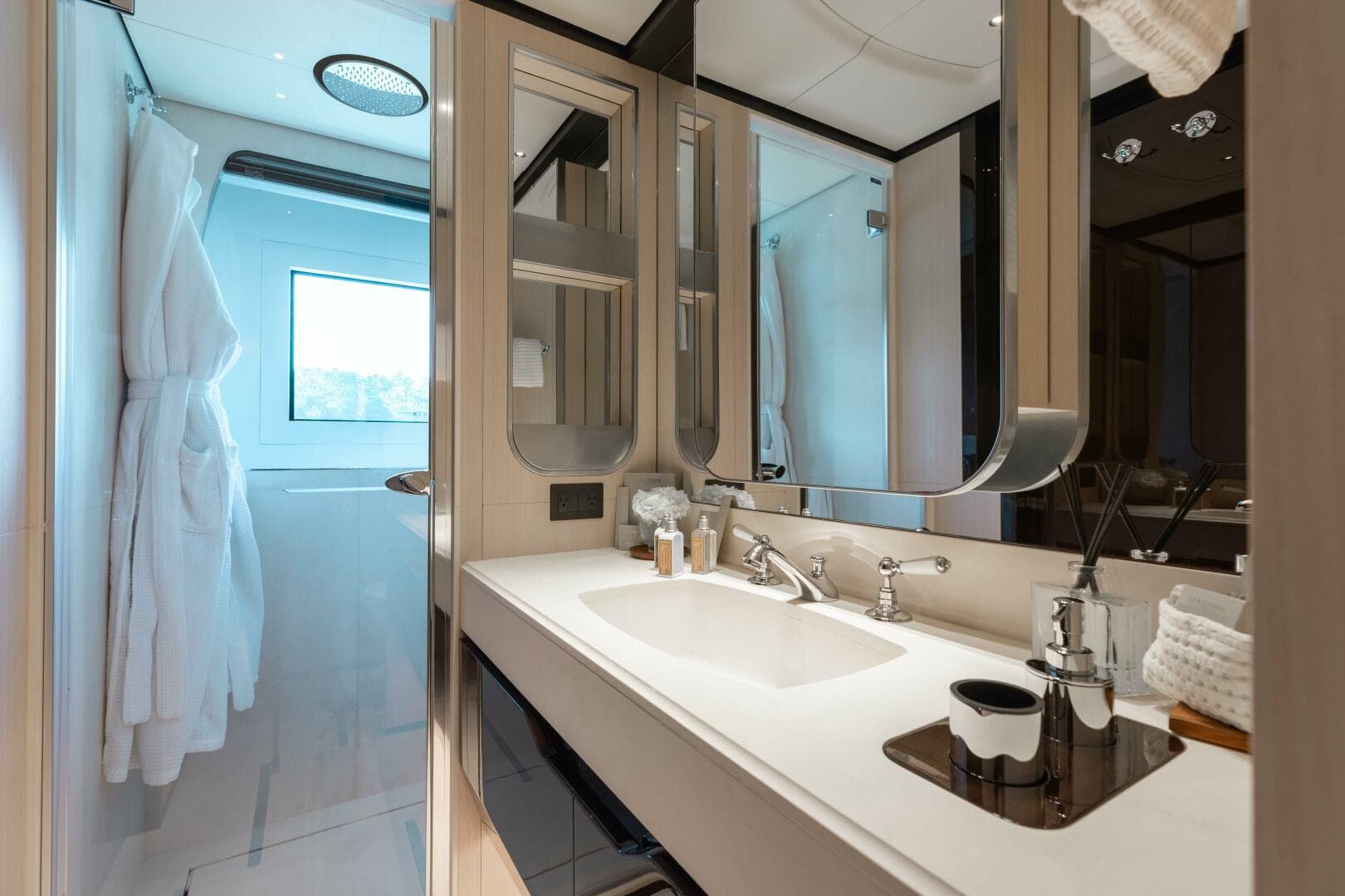 2019 Benetti Delfino 95 — photo 15