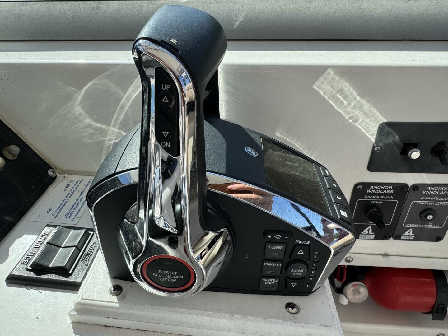 1999 Boston Whaler 28 Conquest — photo 38