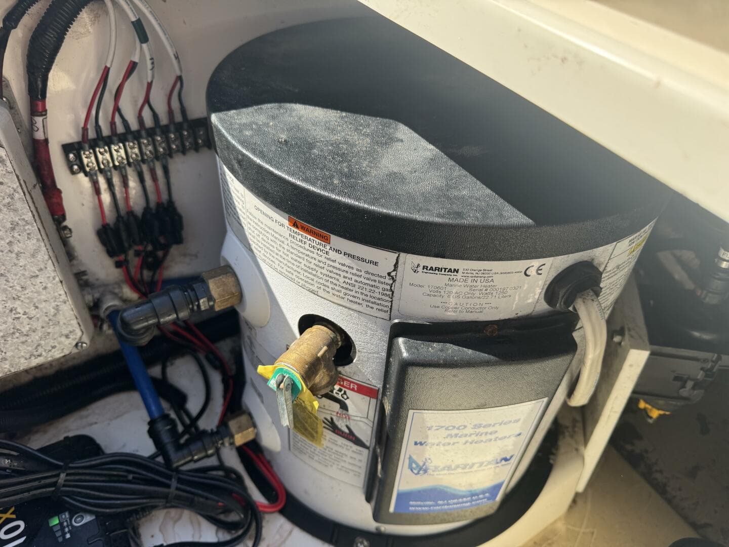 1999 Boston Whaler 28 Conquest — photo 45