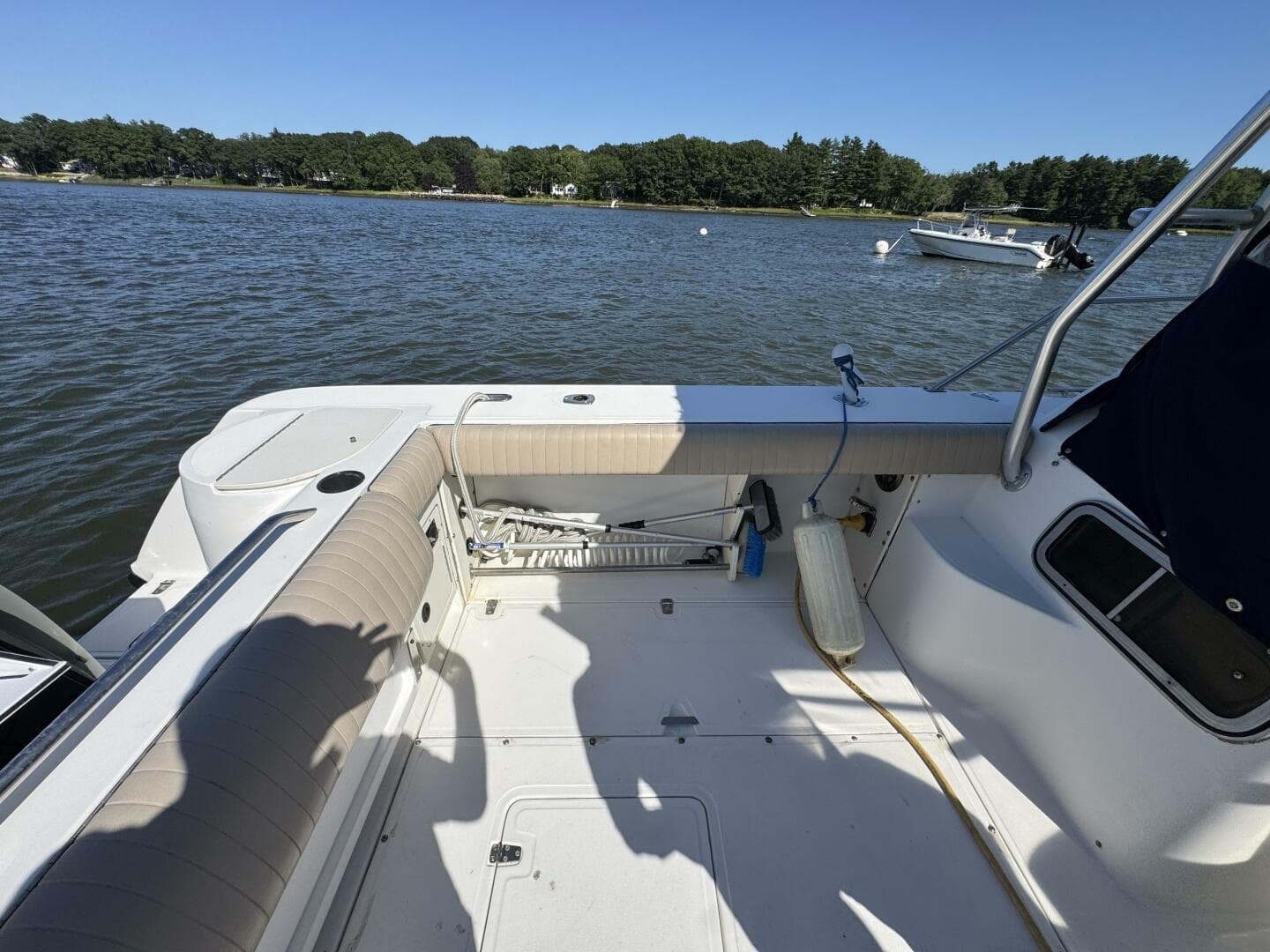 1999 Boston Whaler 28 Conquest — photo 40