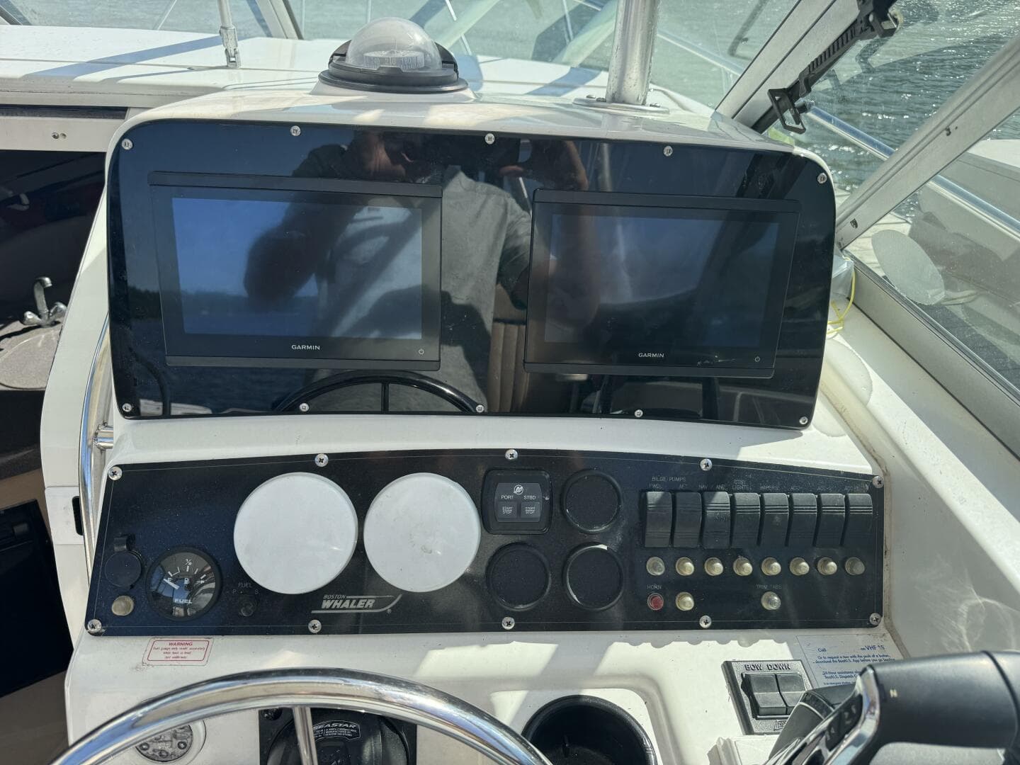 1999 Boston Whaler 28 Conquest — photo 32