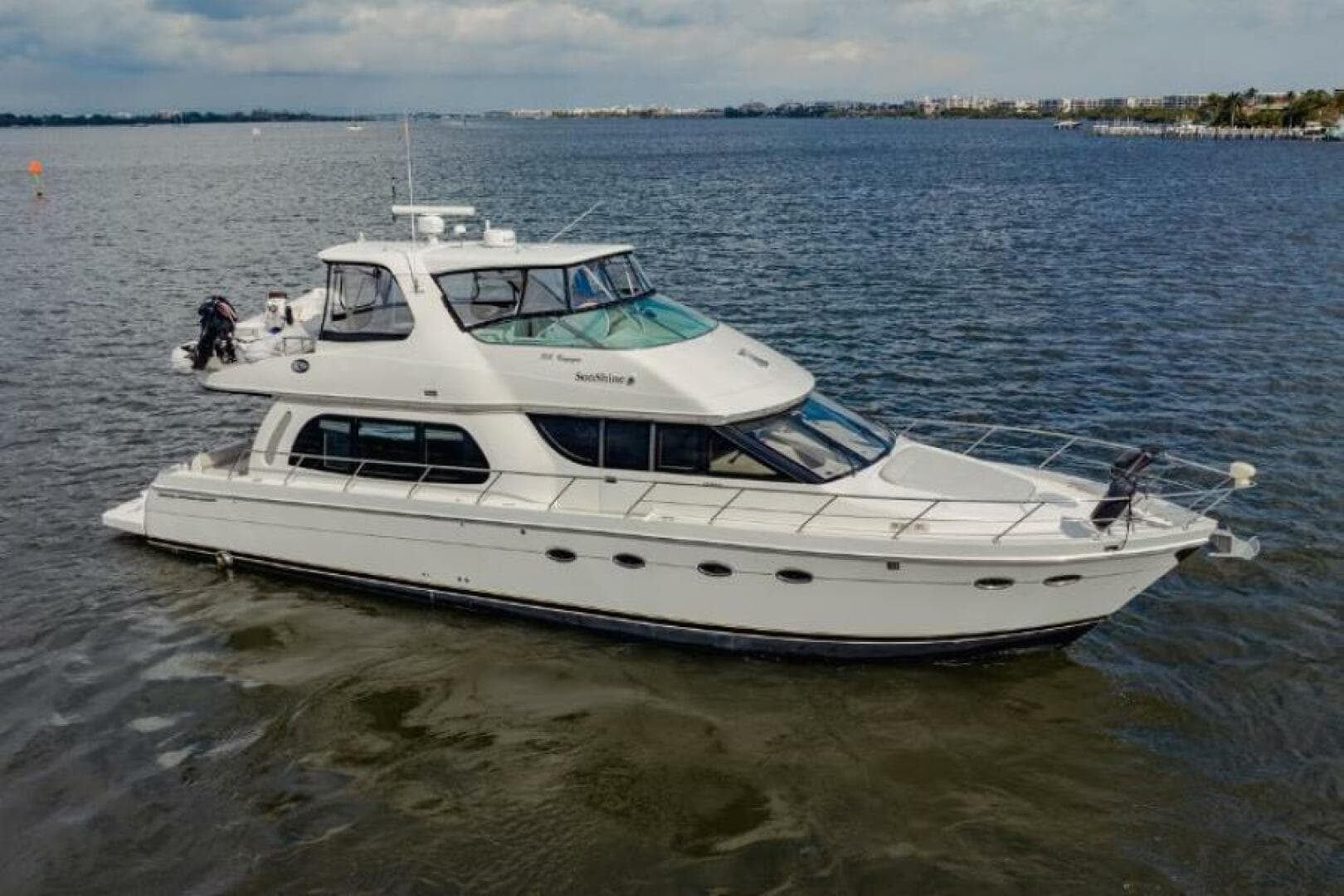 2004 Carver 56 Voyager — photo 1