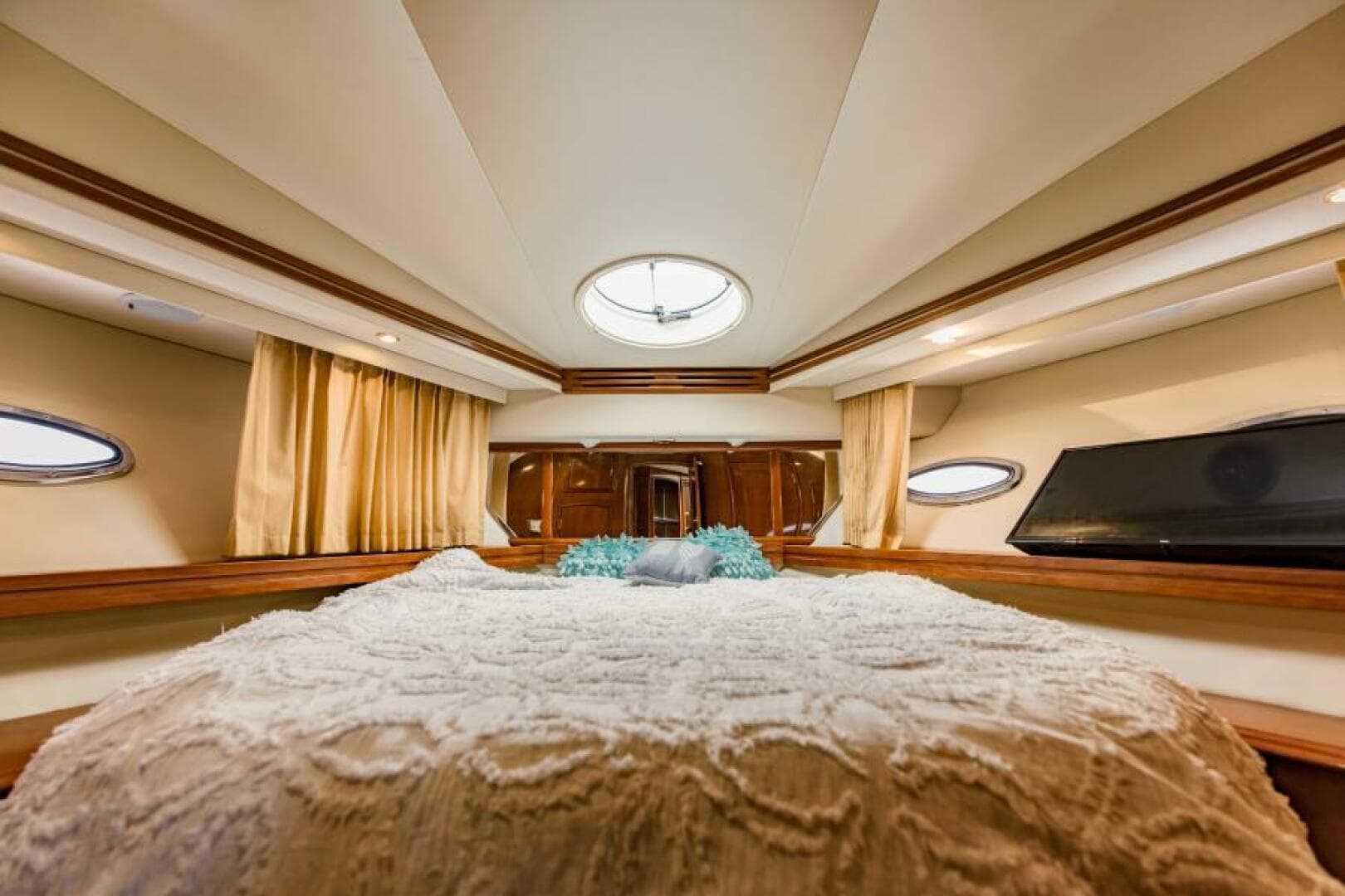 2004 Carver 56 Voyager — photo 51