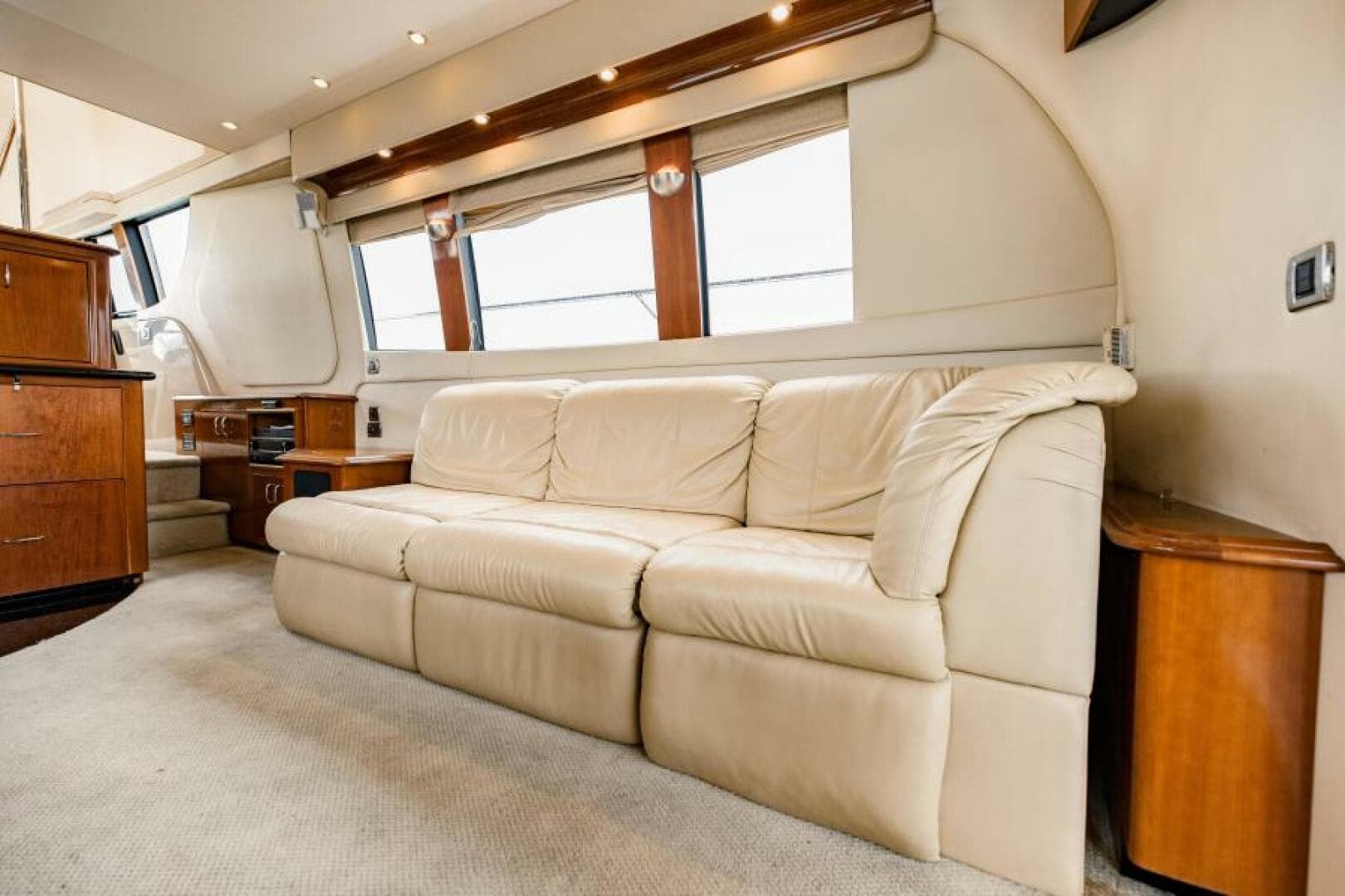 2004 Carver 56 Voyager — photo 6