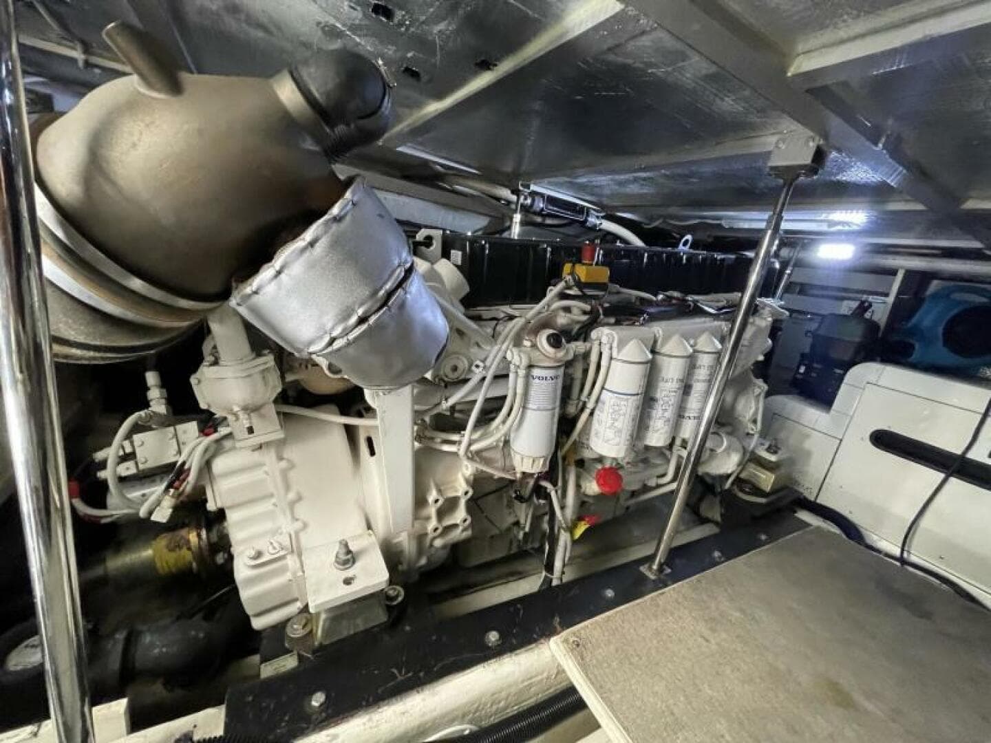 2004 Carver 56 Voyager — photo 102