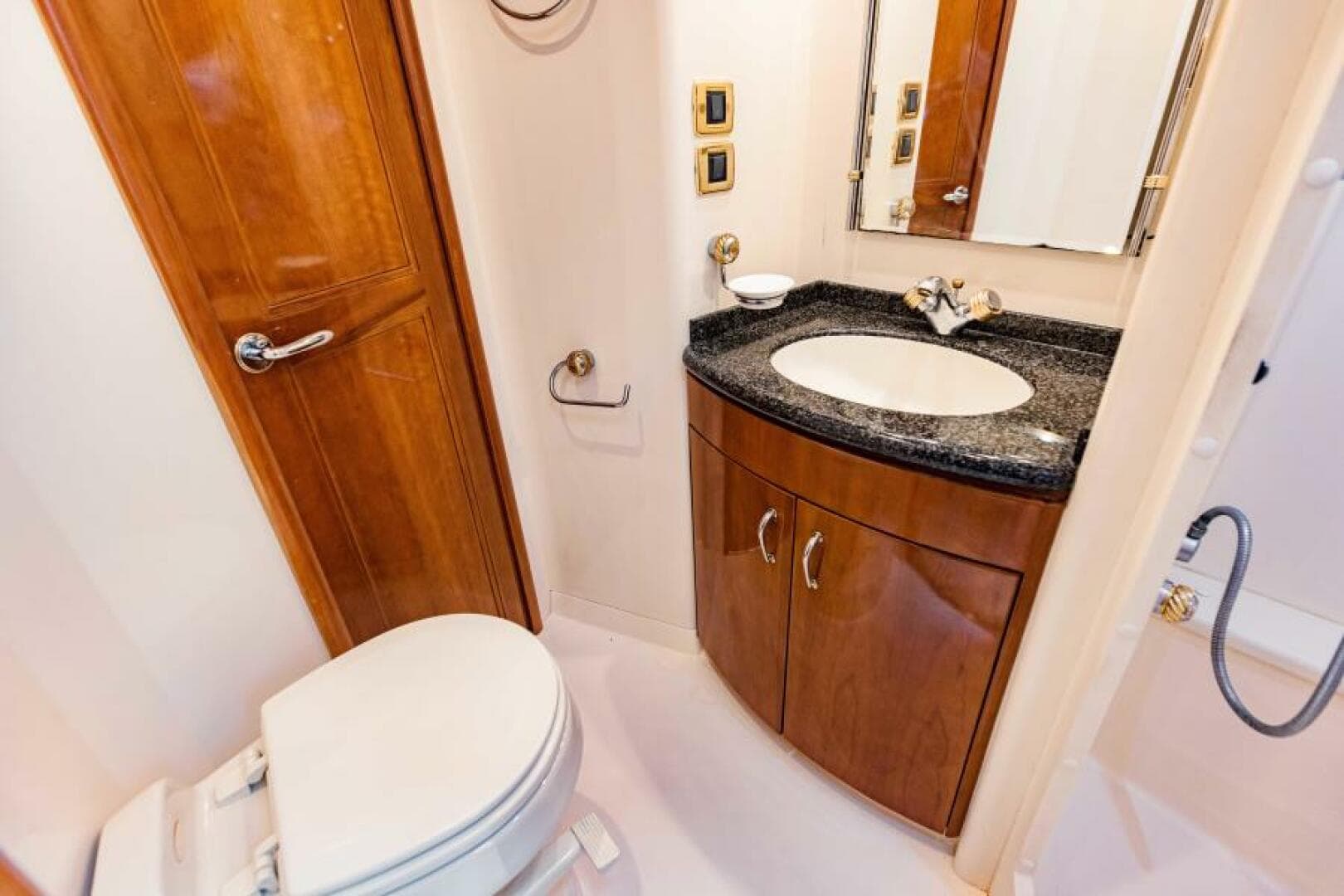 2004 Carver 56 Voyager — photo 59