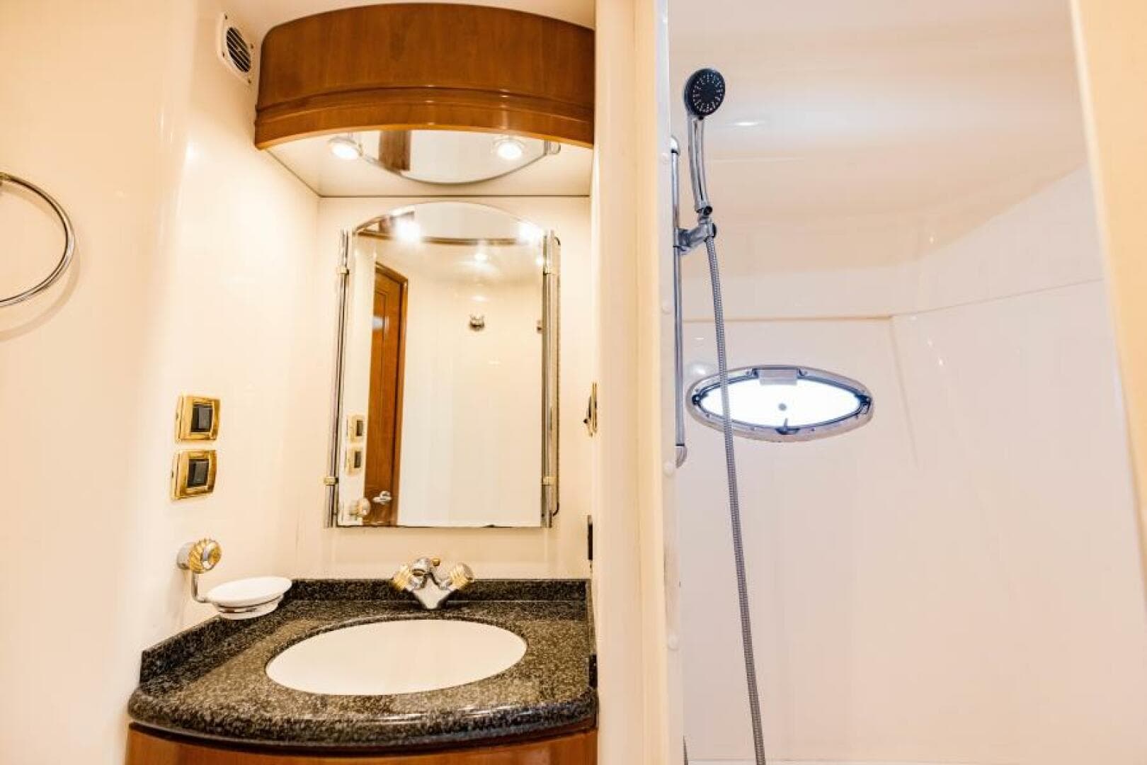 2004 Carver 56 Voyager — photo 58