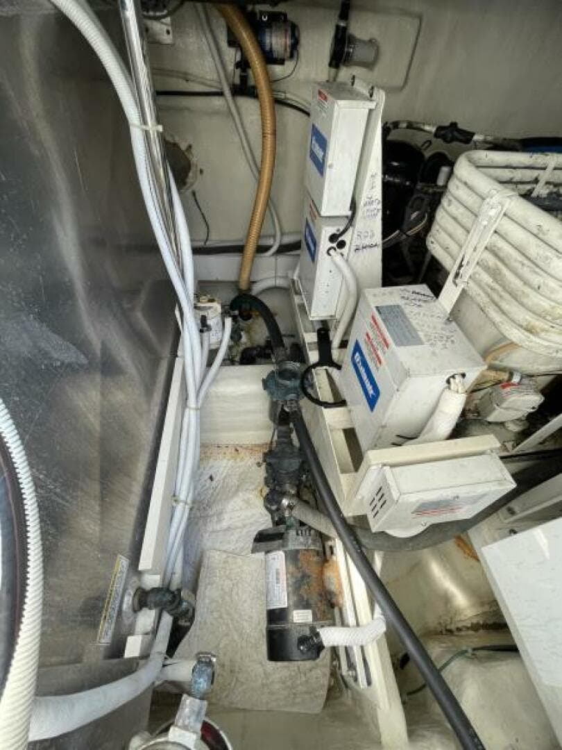 2004 Carver 56 Voyager — photo 92