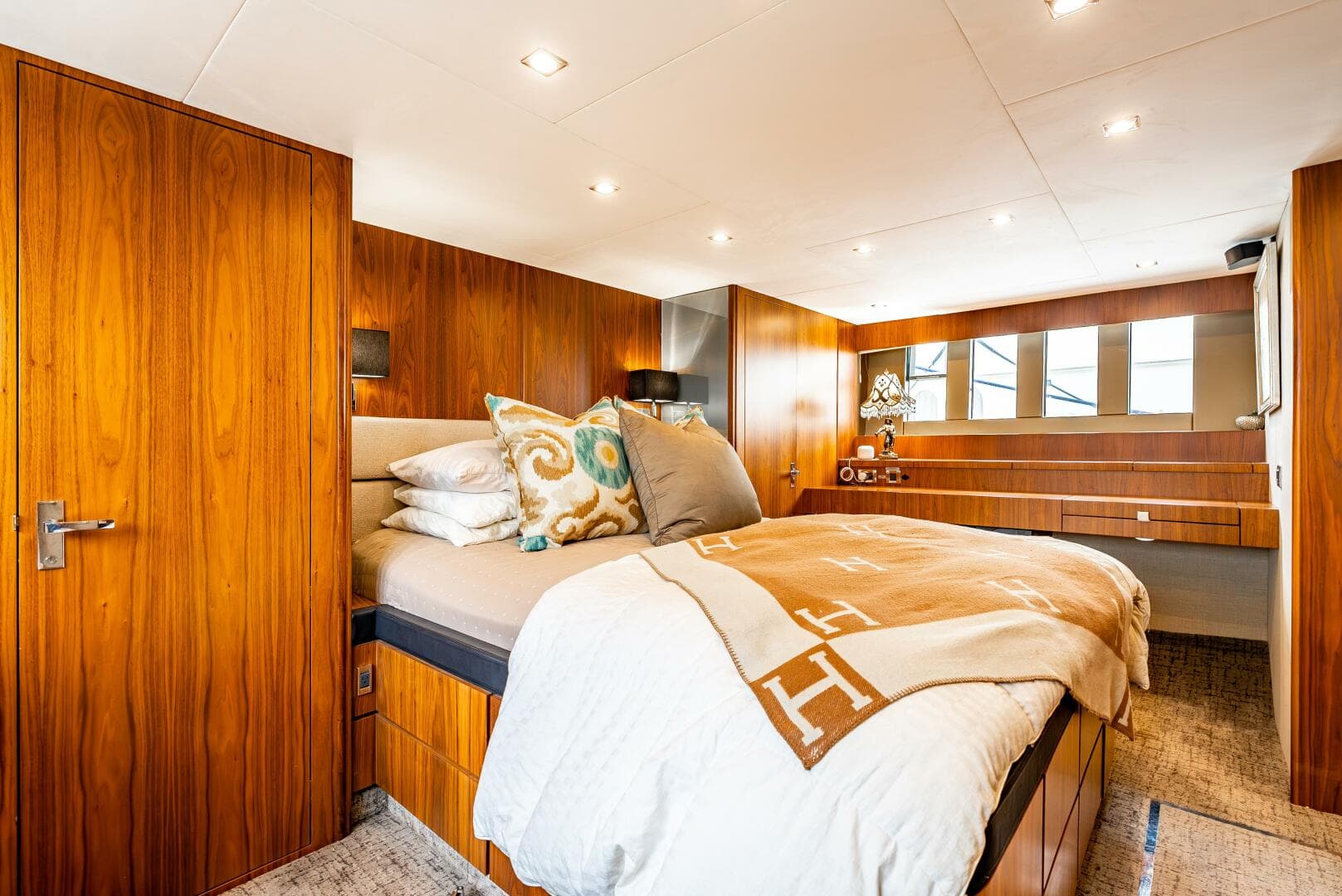 2013 Fairline — photo 12