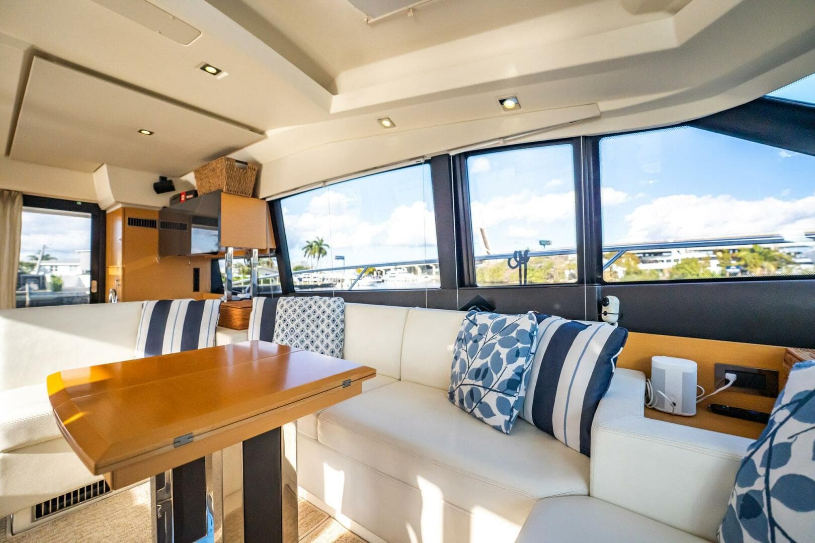 2013 Prestige 500S — photo 38