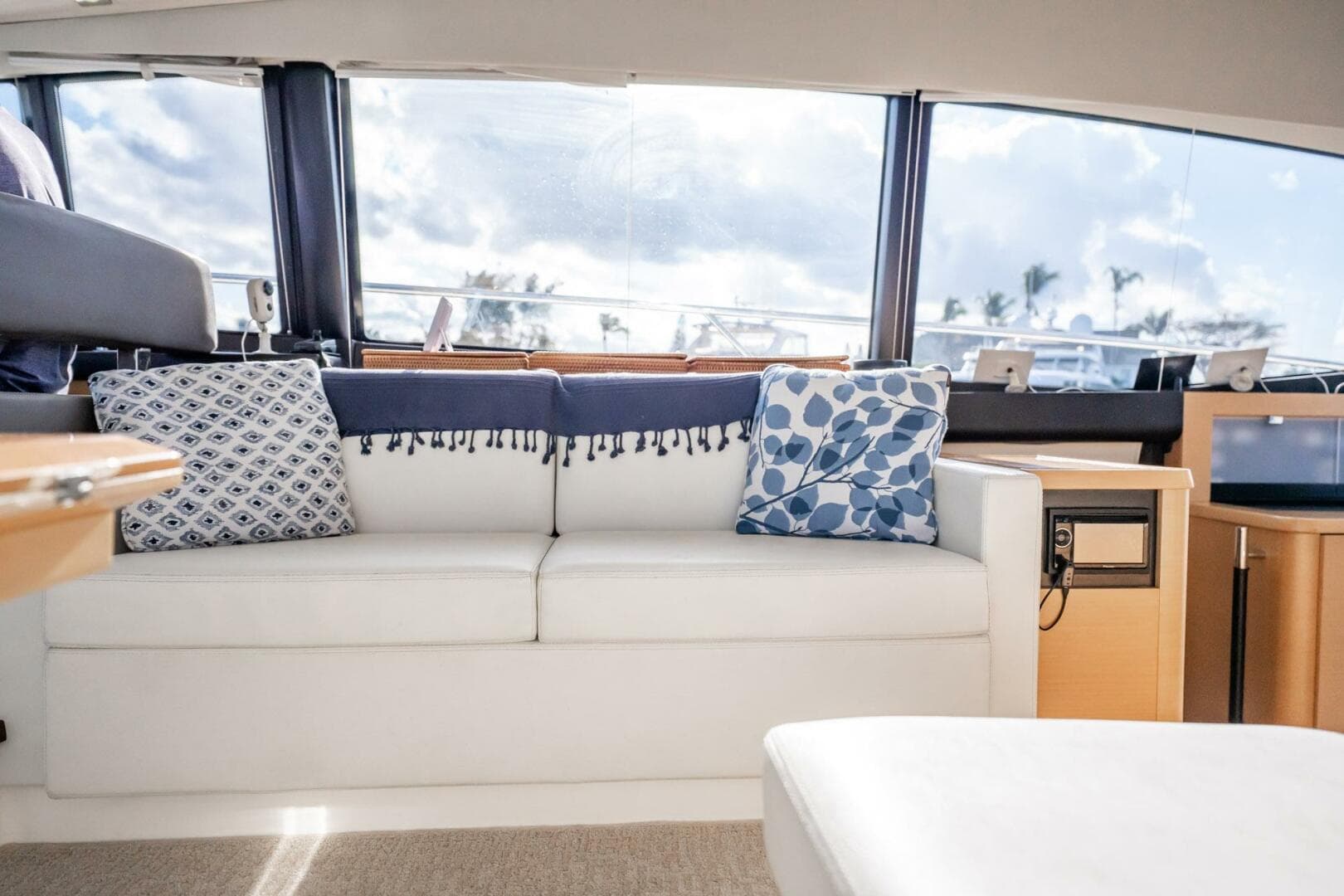 2013 Prestige 500S — photo 32