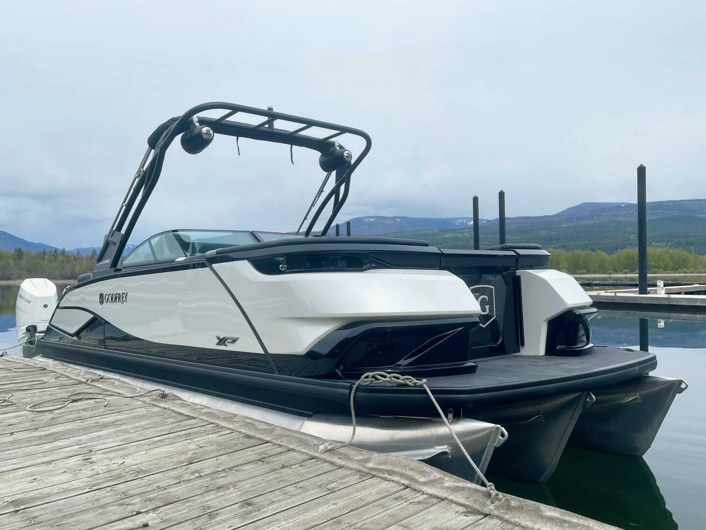 2024 Godfrey Xp 2700 W Twin — photo 2