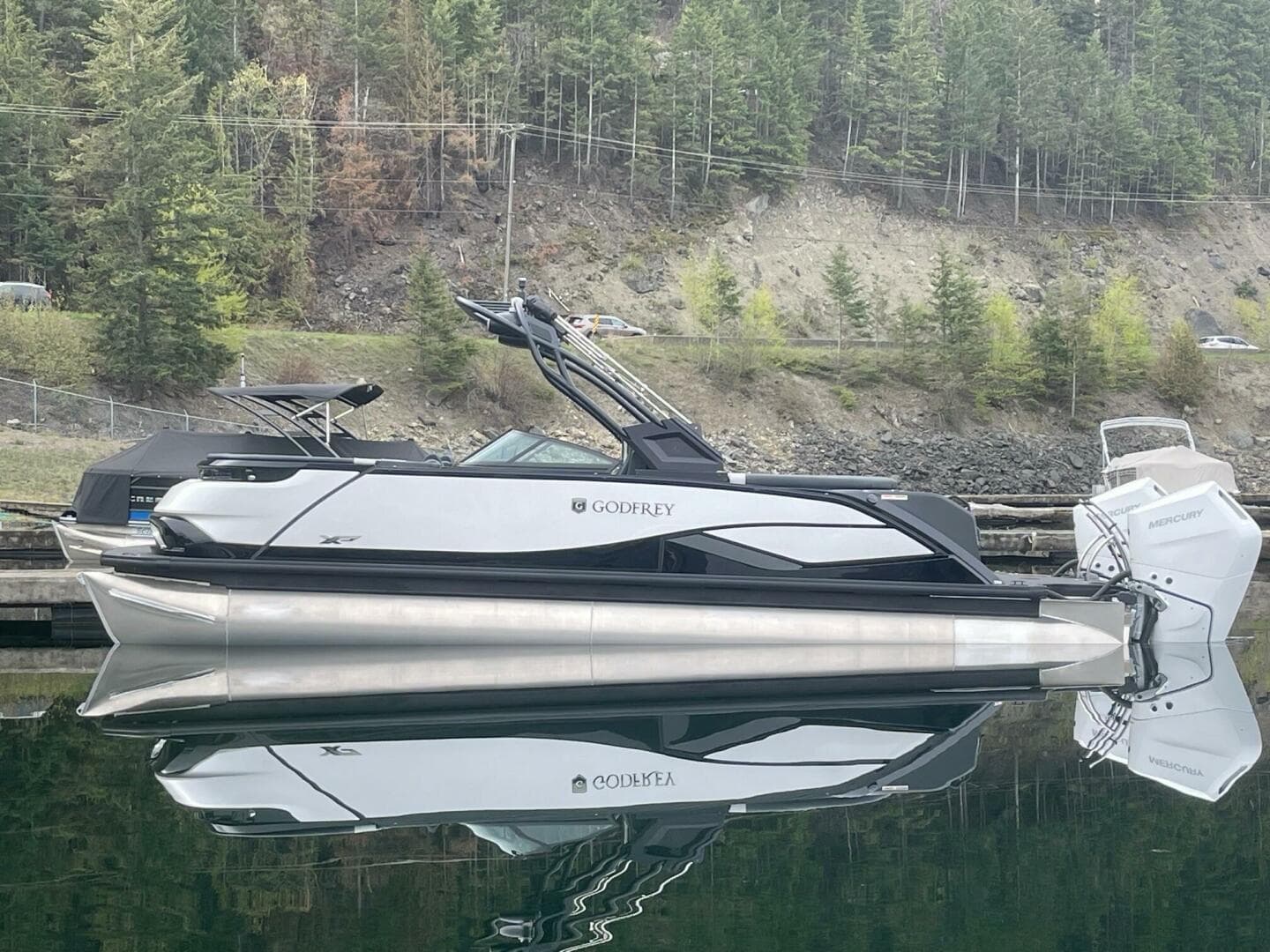 2024 Godfrey Xp 2700 W Twin